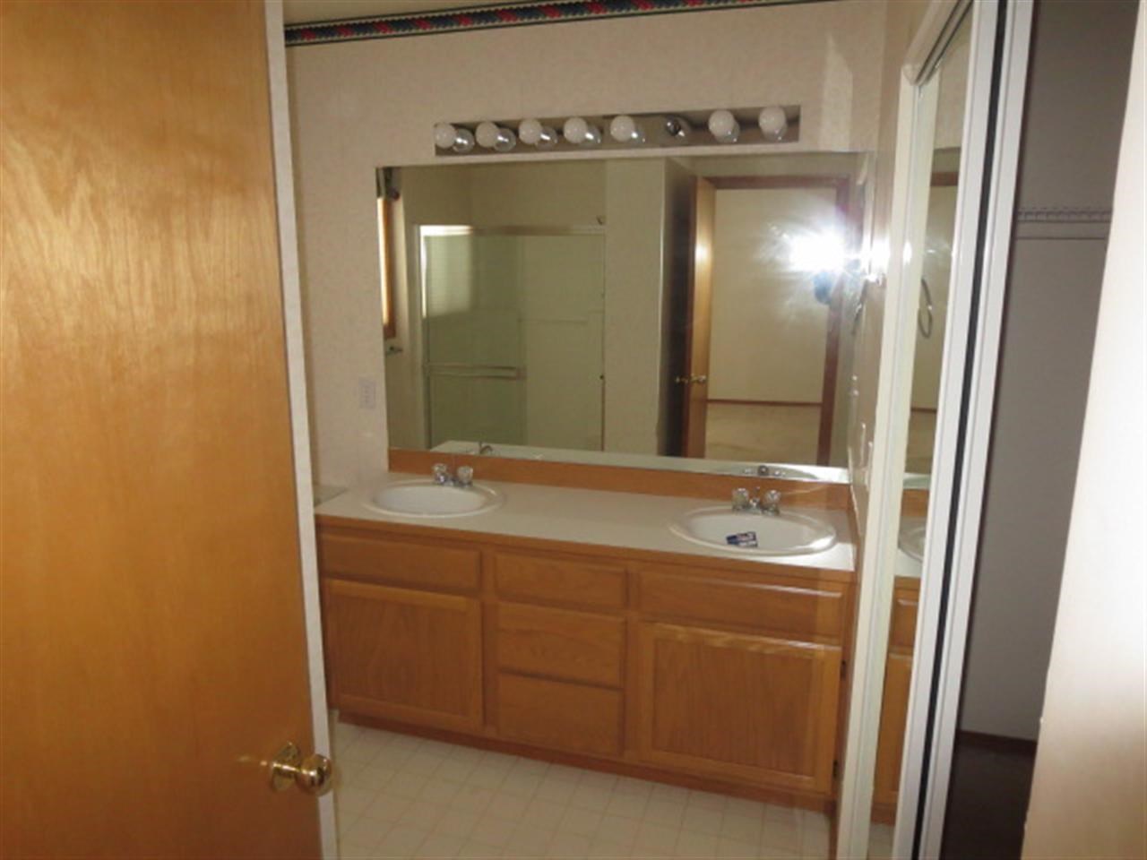 11512 E 38th Ave - Photo 15