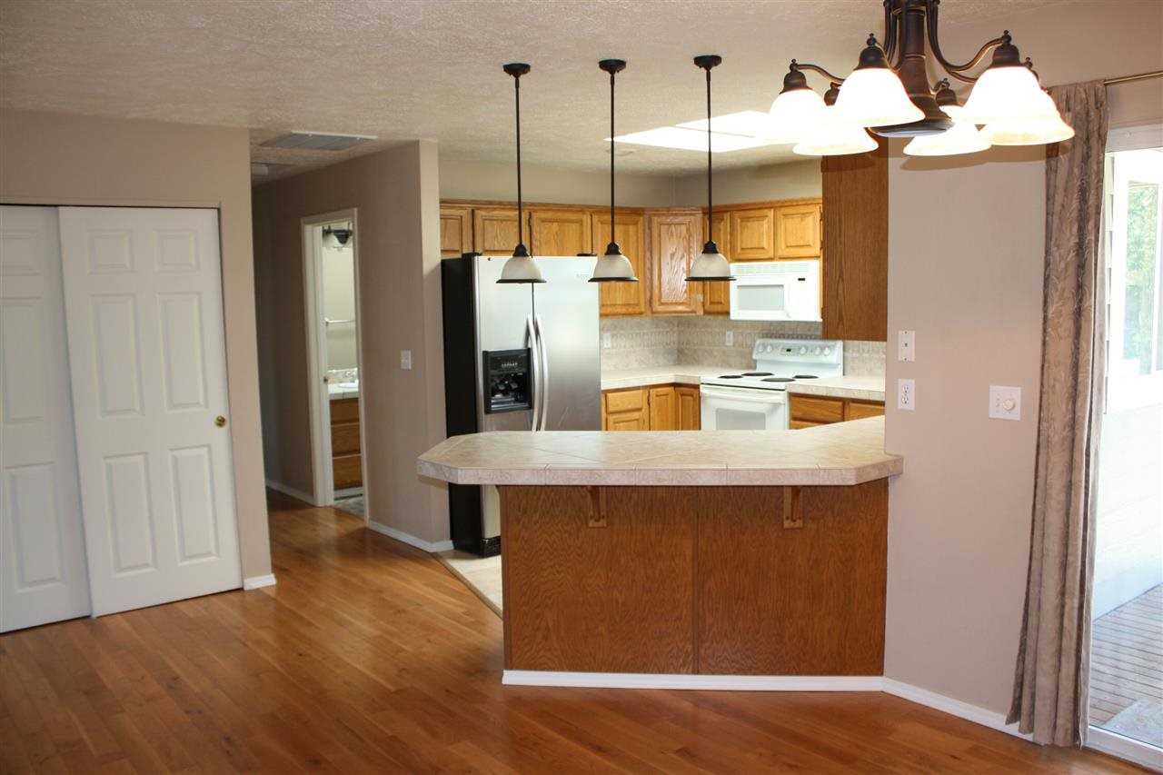 720 S Pineview - Photo 3