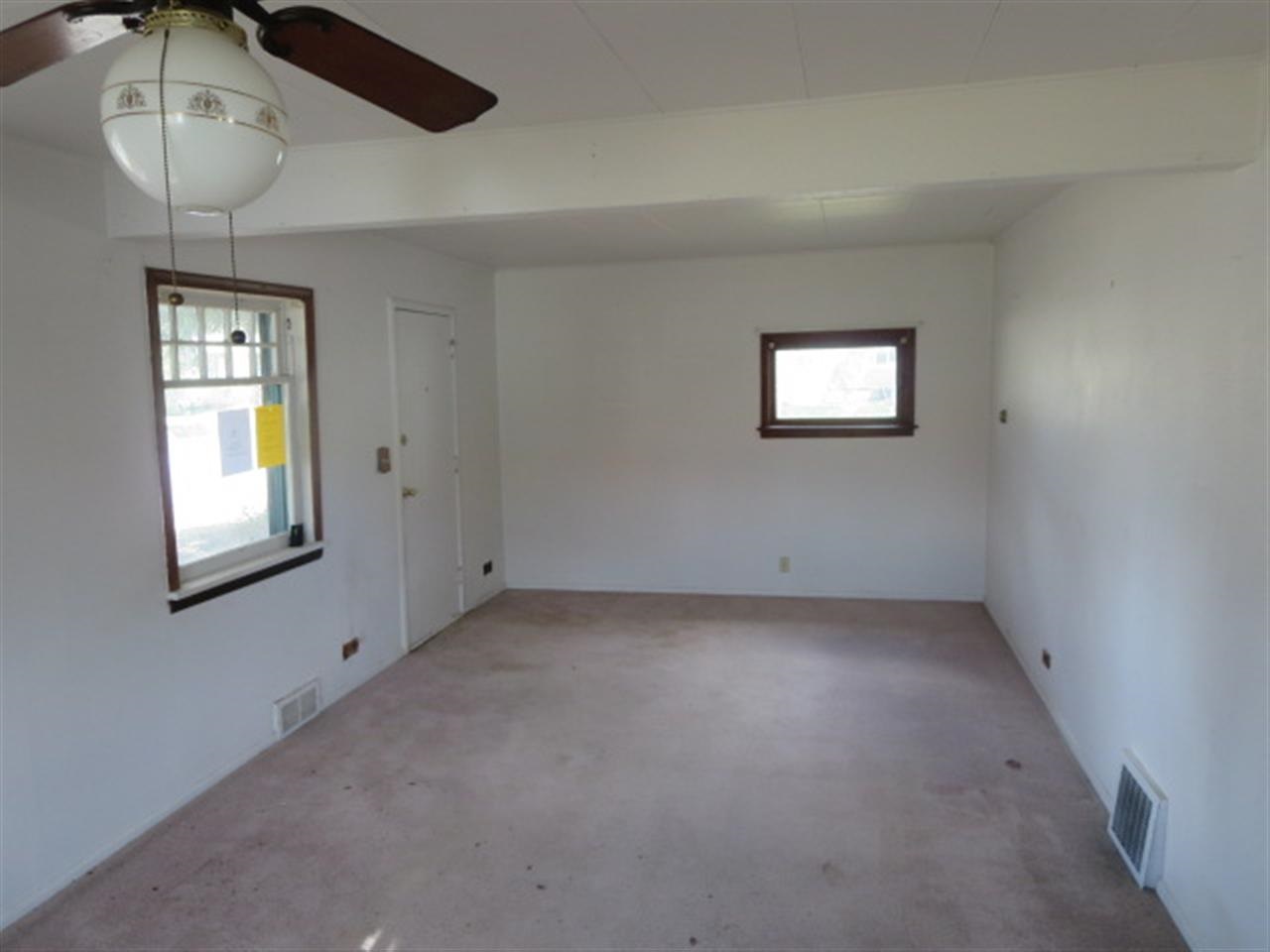 8221 E Fairview Ave - Photo 4