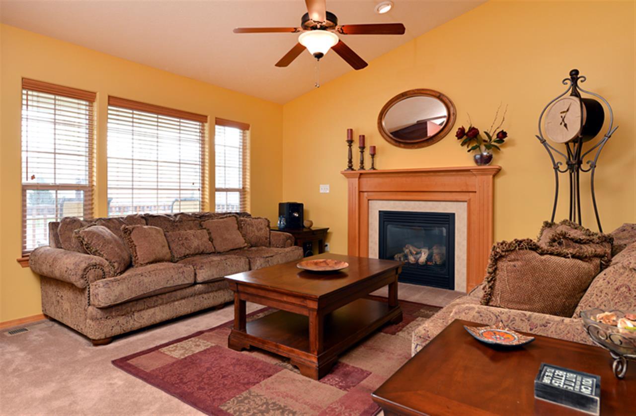 902 S Rees Ln - Photo 3