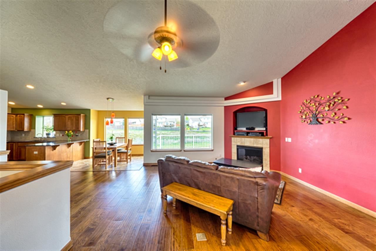 18209 E 11th - Photo 7