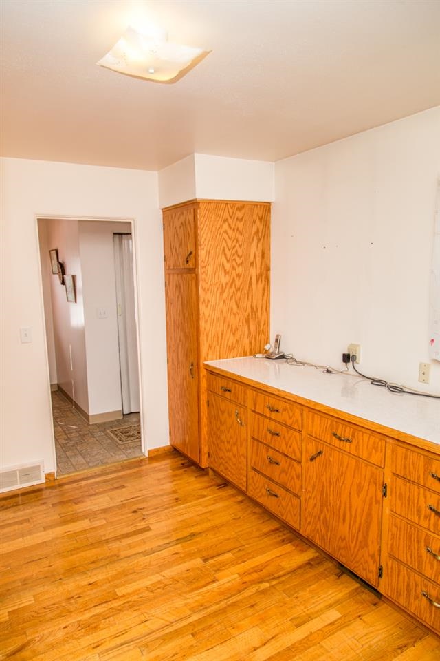 2028 W Grace Ave - Photo 11