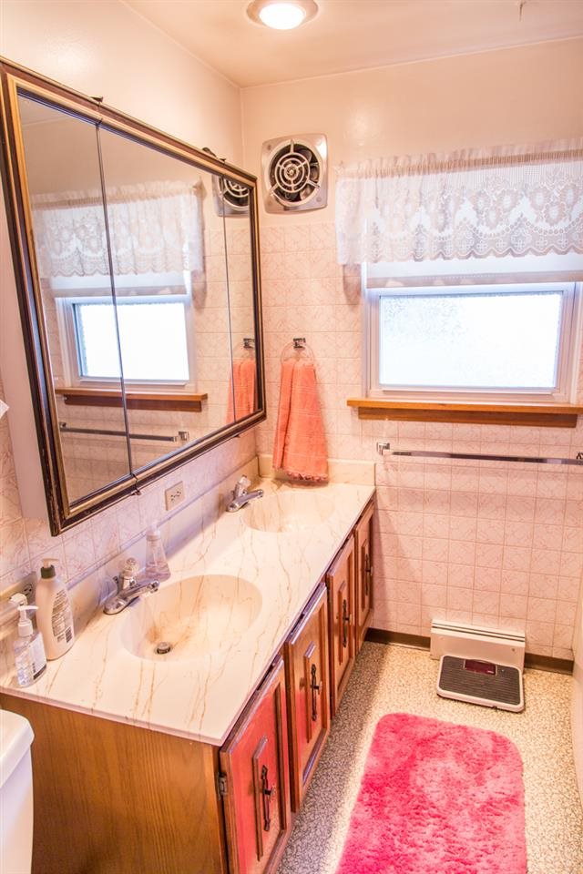 2028 W Grace Ave - Photo 9