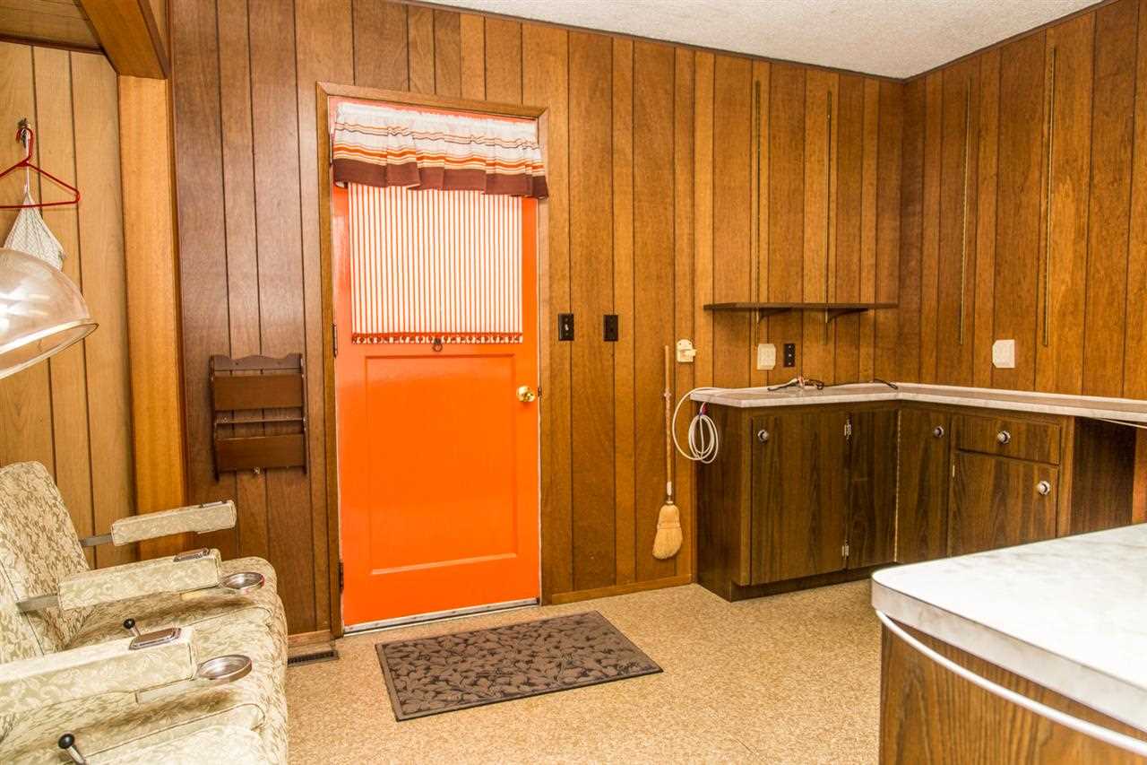2028 W Grace Ave - Photo 10