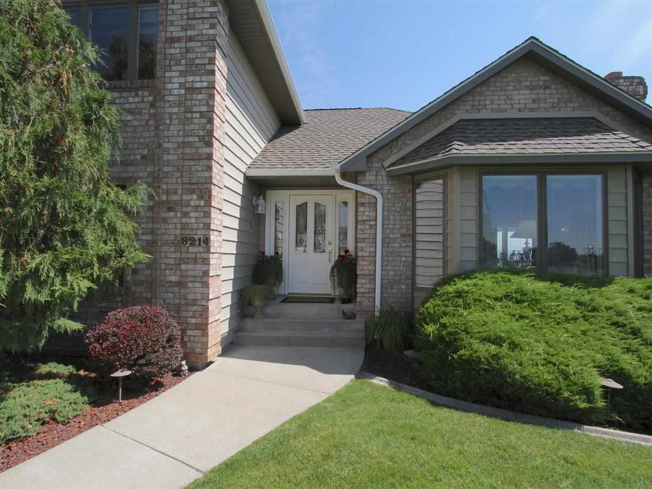 8214 N Panorama Dr - Photo 3