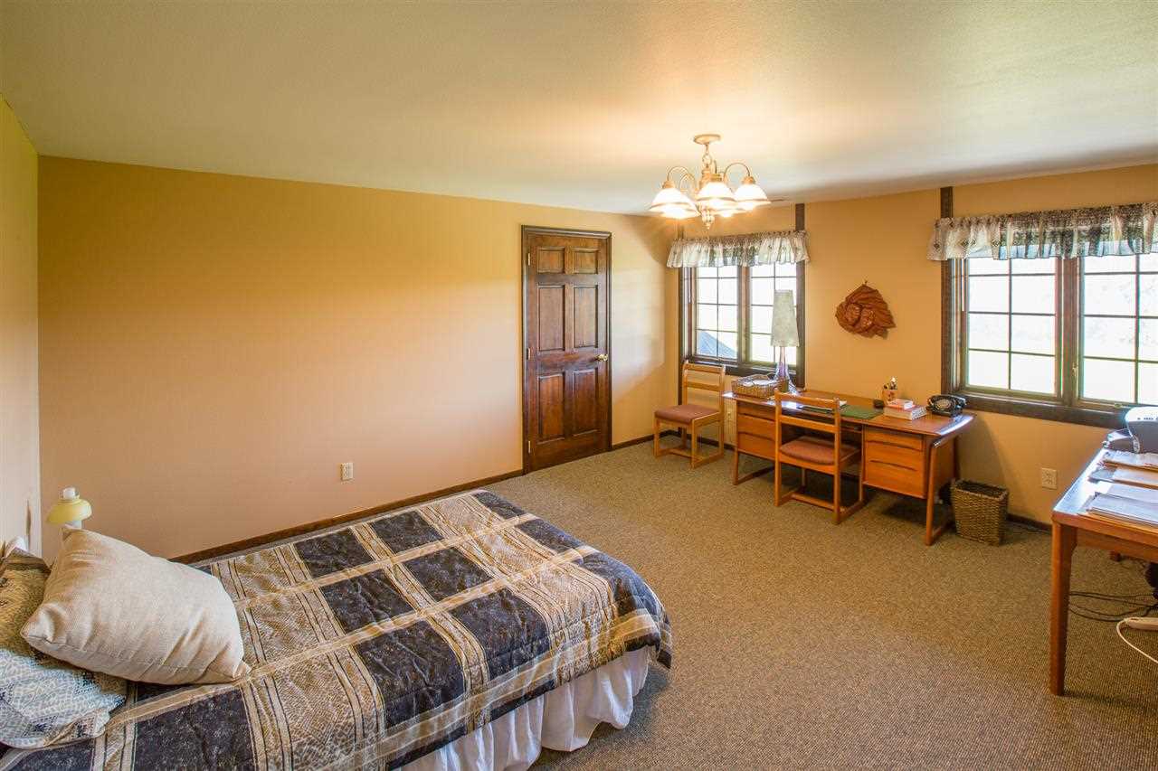 7085 N HWY 291 - Photo 16