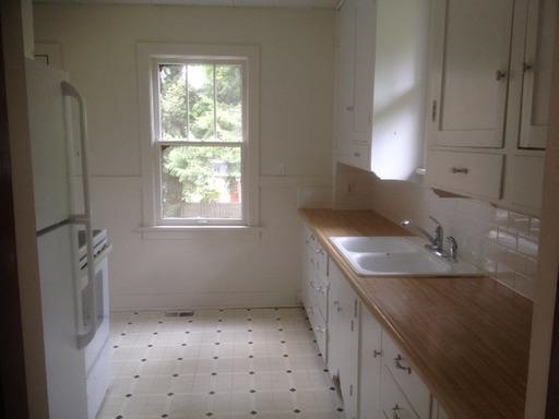 1027 E 13th - Photo 3