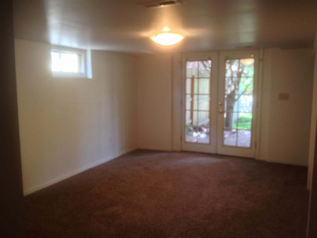1027 E 13th - Photo 5