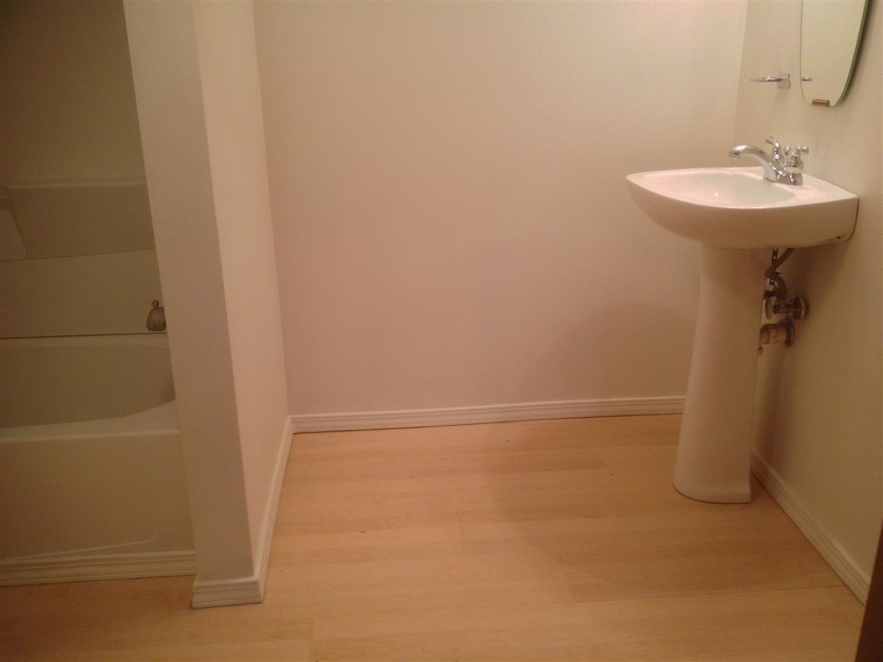 1027 E 13th - Photo 6