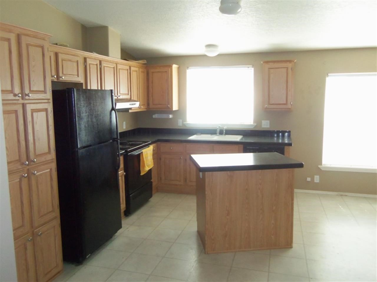 840 W 1st St - Photo 3
