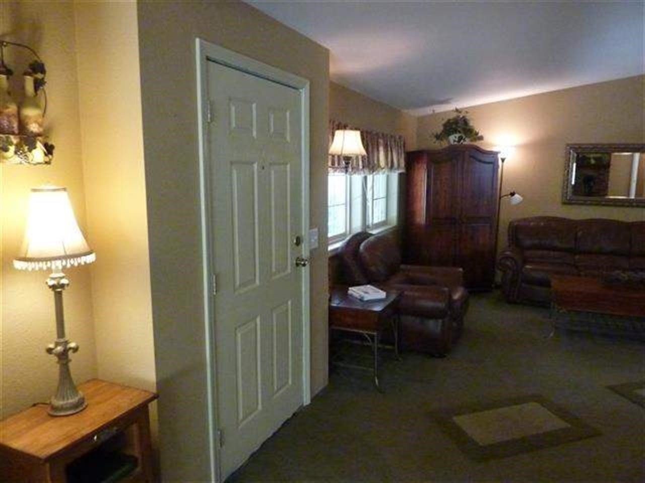 427 E 5th - Photo 4