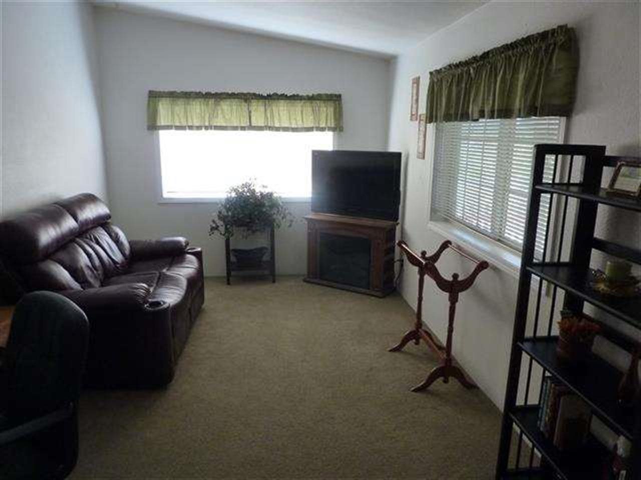 427 E 5th - Photo 5