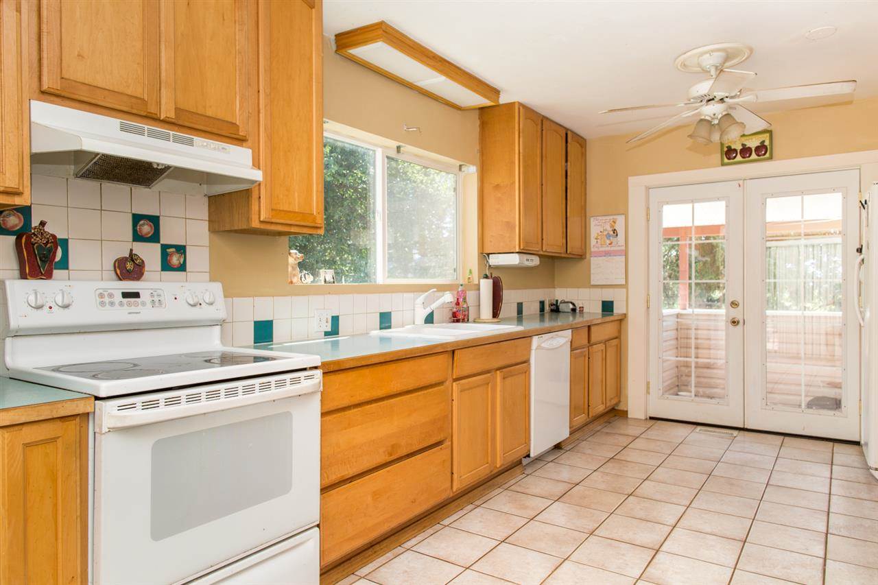 12502 E Newman Lake Dr - Photo 4