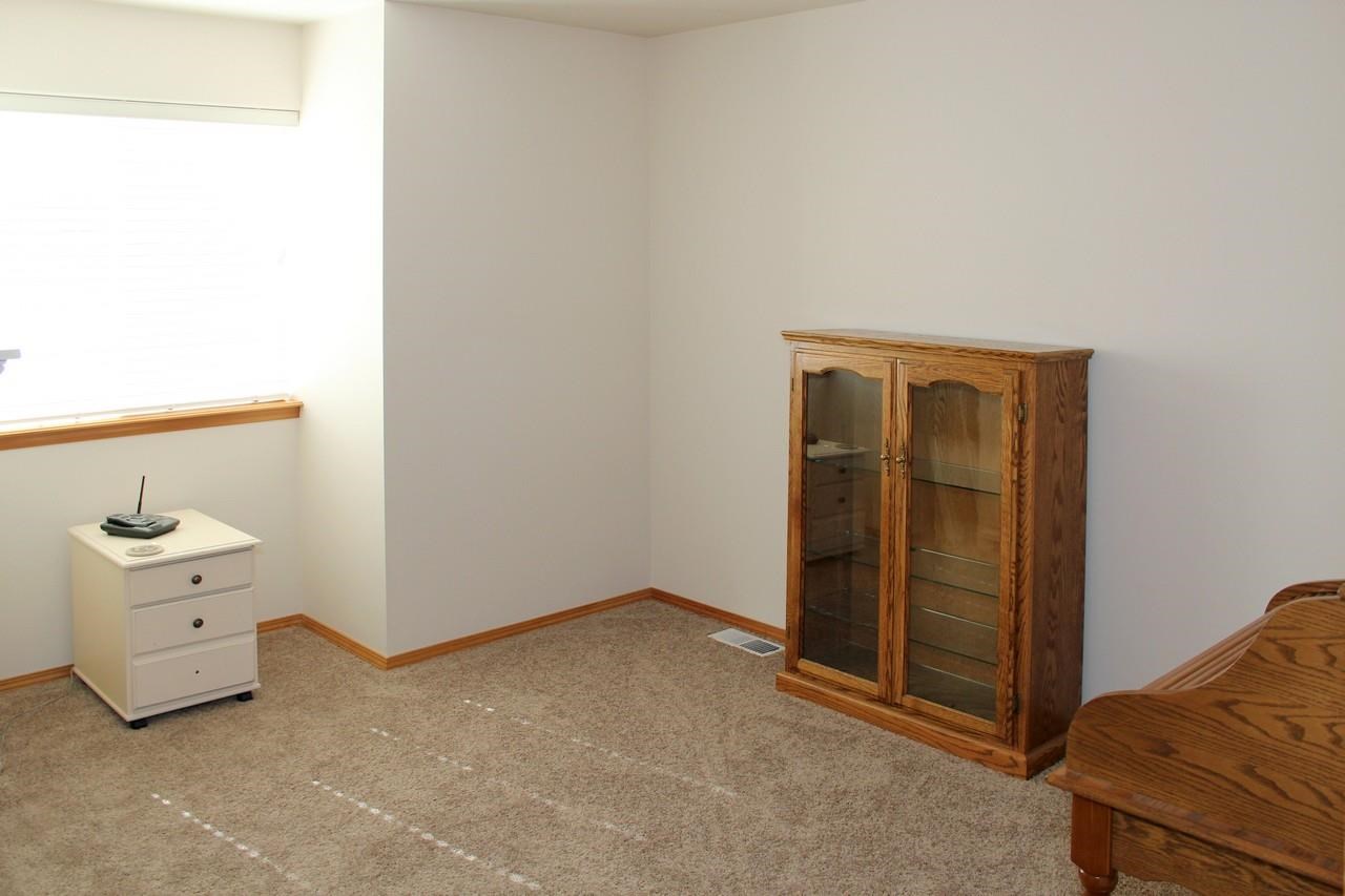 6820 N Oxford Ln - Photo 12