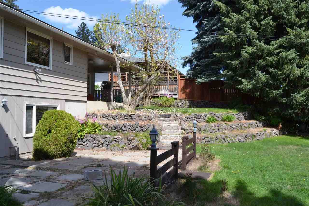 2715 W Woodside Ave - Photo 18