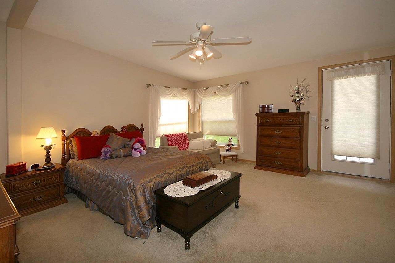 10502 N Maximillian - Photo 13