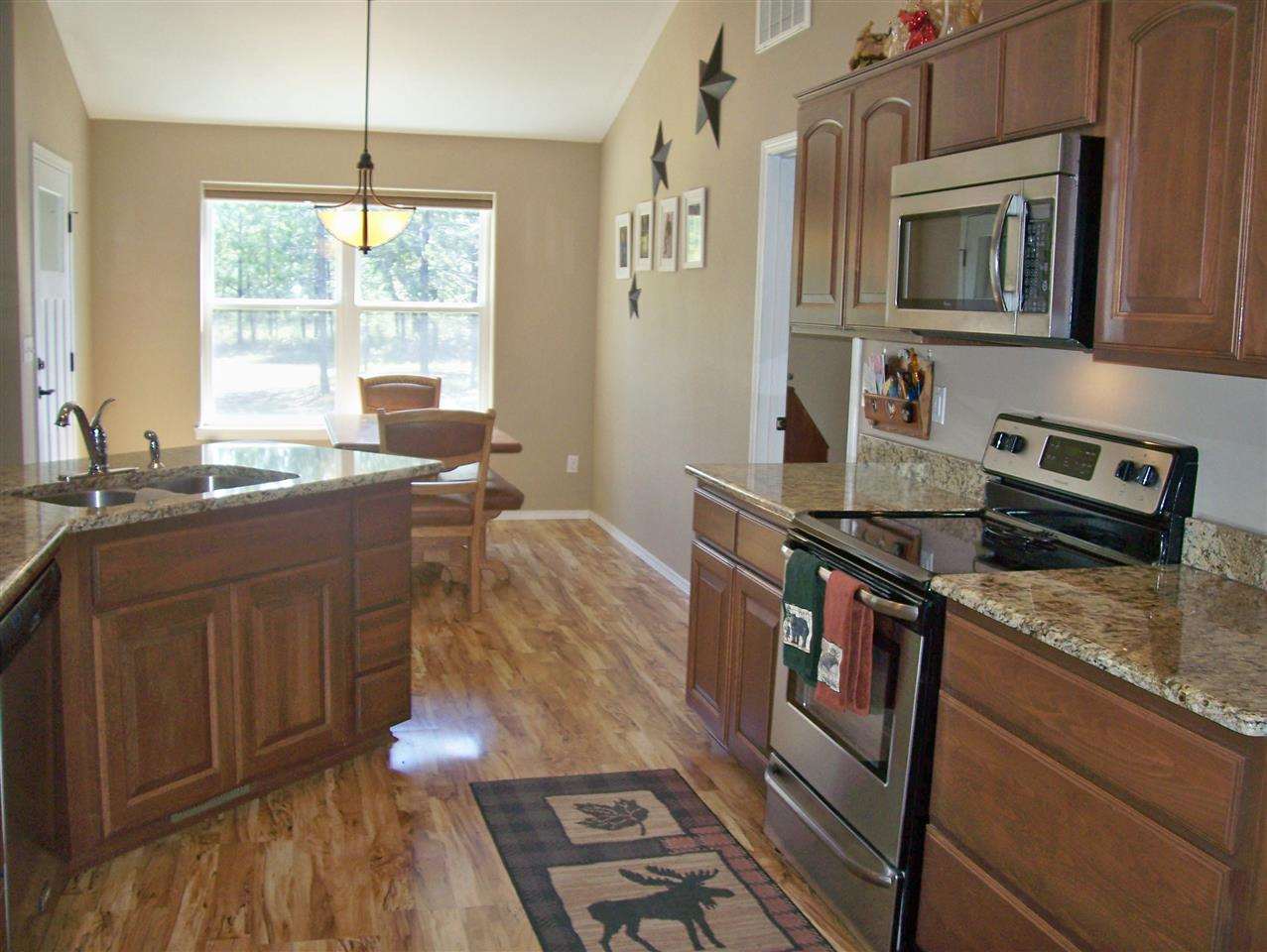 392 Glendale Dr - Photo 3