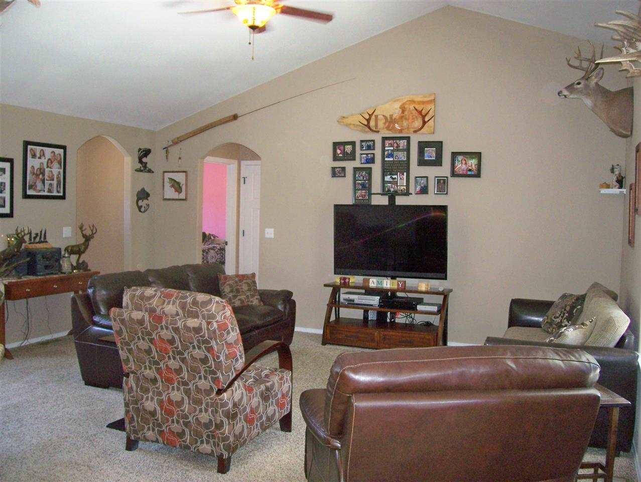 392 Glendale Dr - Photo 6