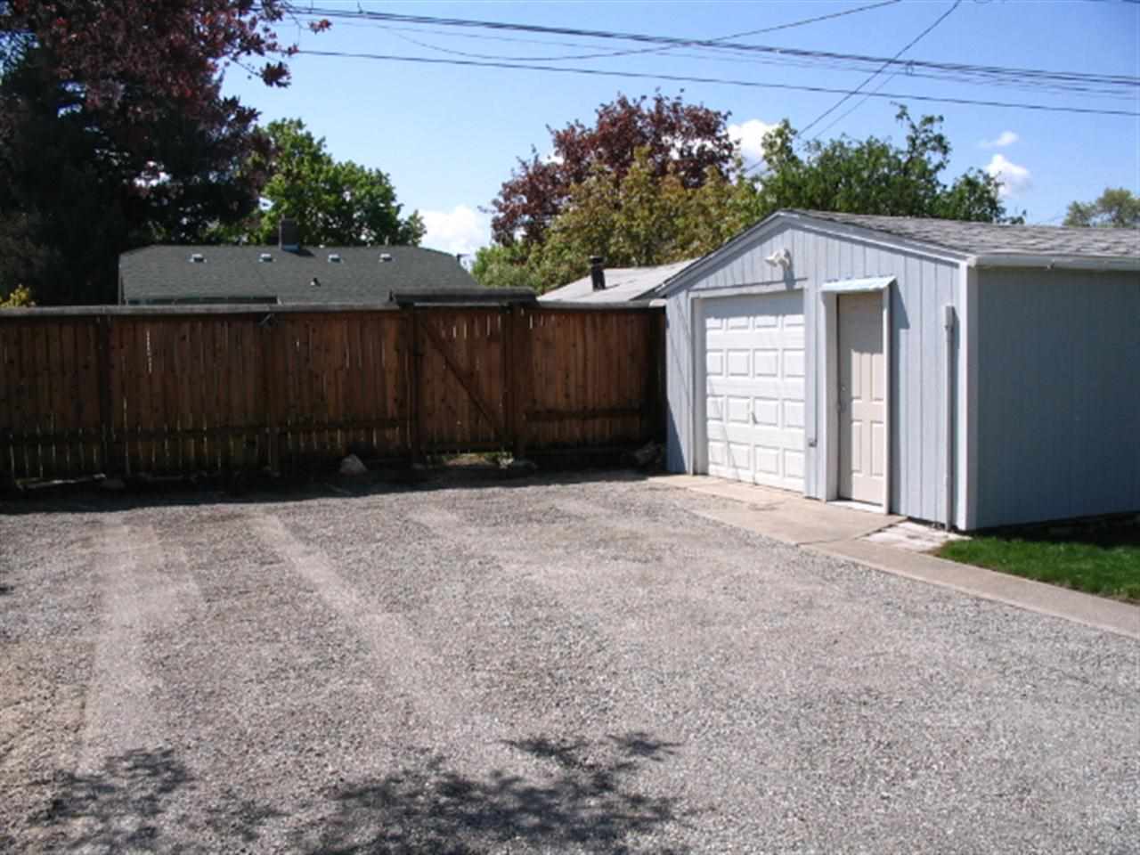 618 E Longfellow - Photo 3