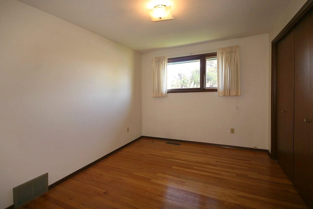 2325 W Longfellow - Photo 15