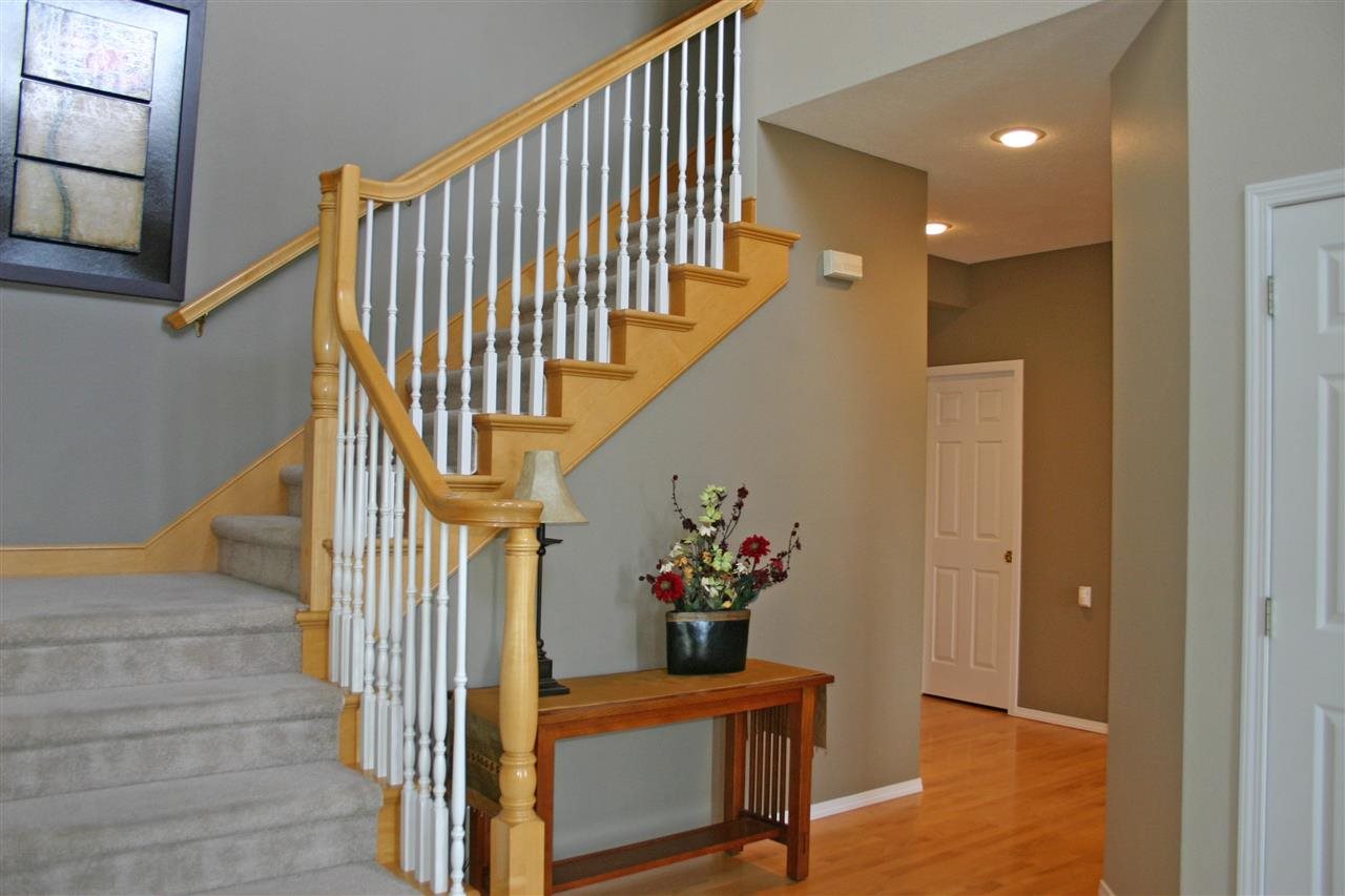 305 W Charlton - Photo 3