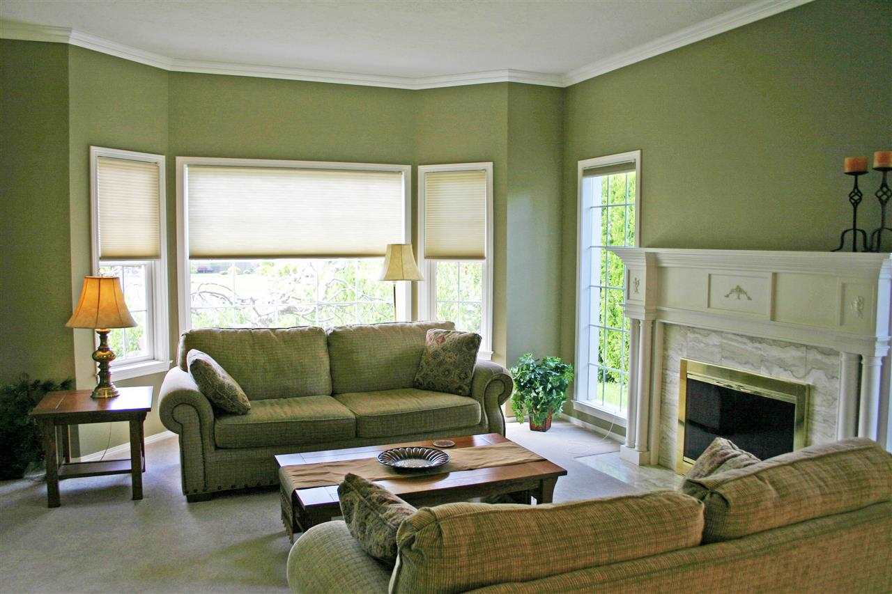 305 W Charlton - Photo 4