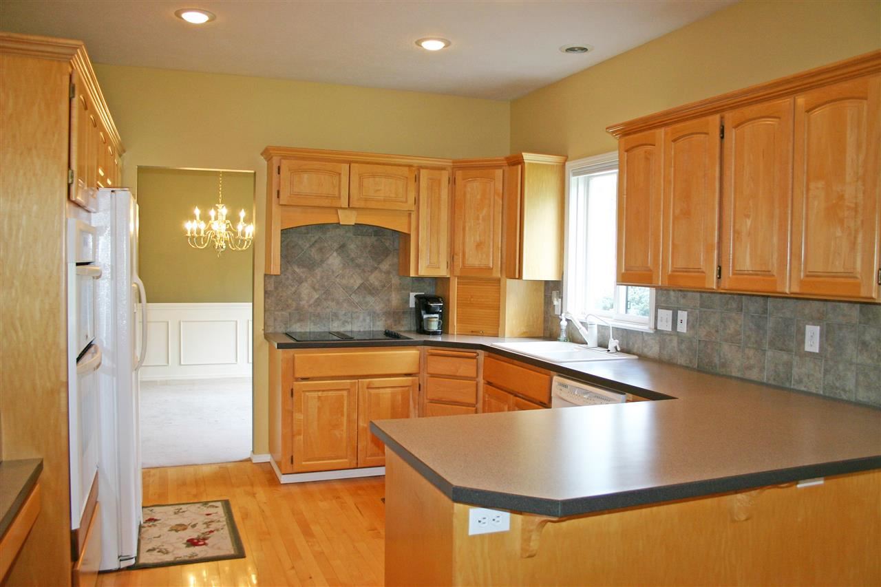 305 W Charlton - Photo 7