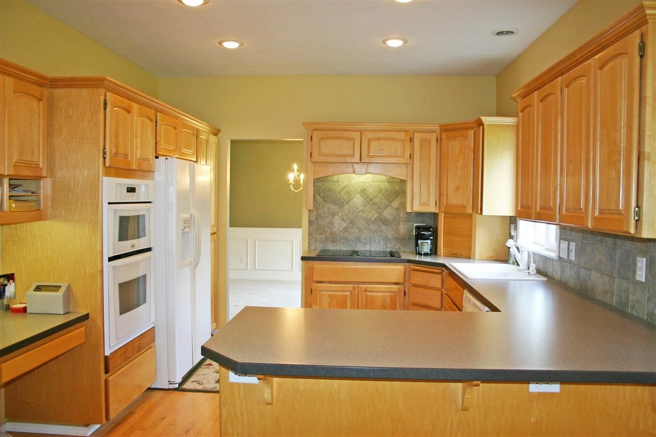 305 W Charlton - Photo 8