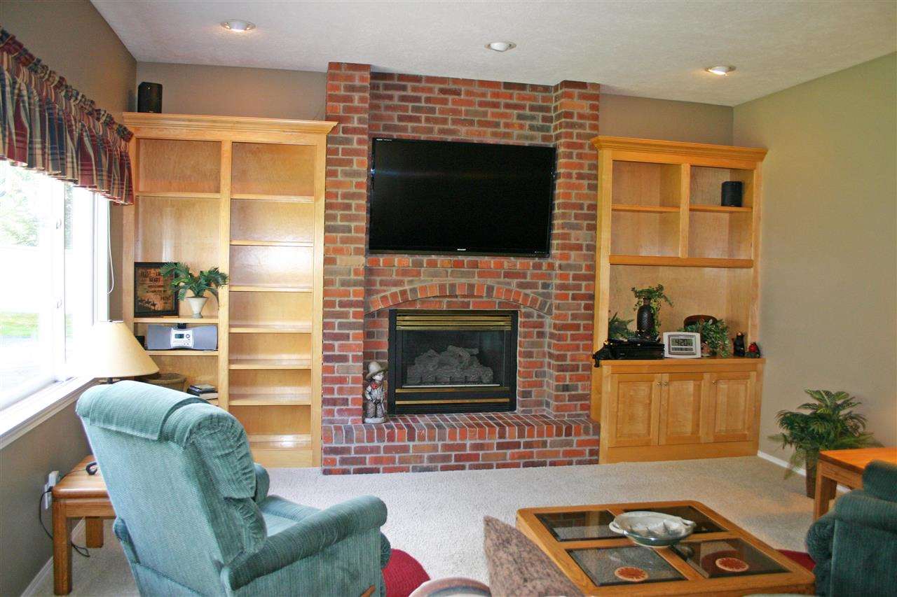 305 W Charlton - Photo 9