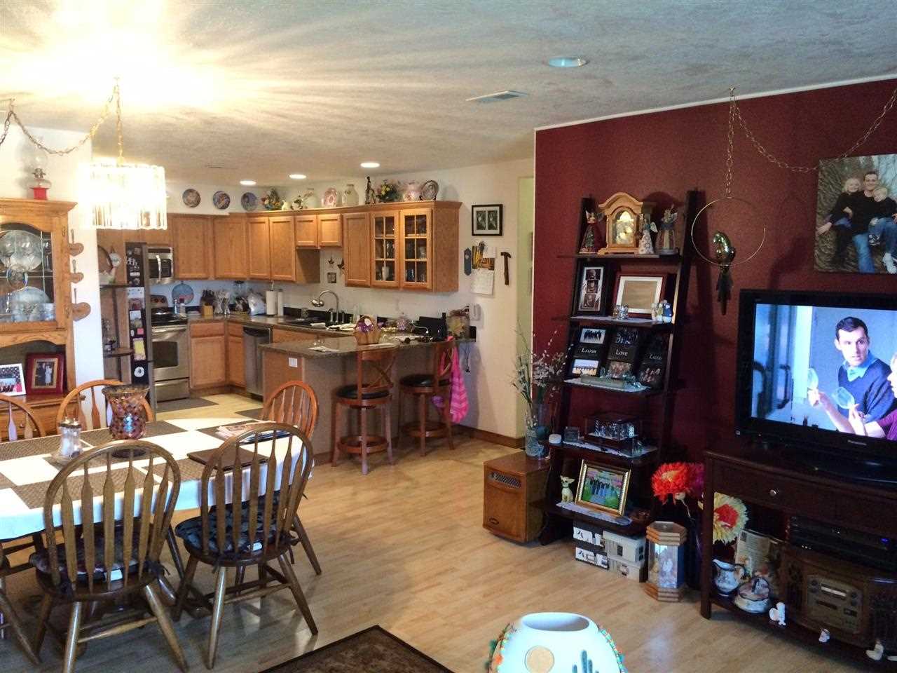 31900 E Phillips Ln - Photo 4