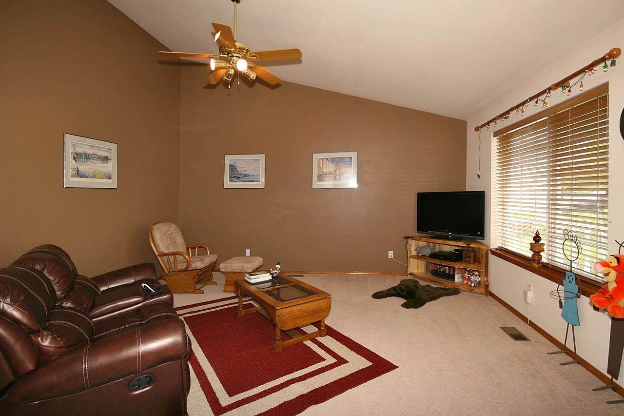 23307 E Maxwell Ave - Photo 8
