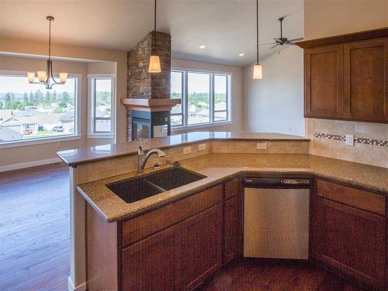 9207 N Phoebe St - Photo 3