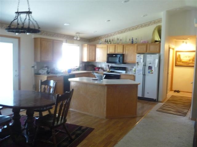 515 W Cambridge - Photo 4