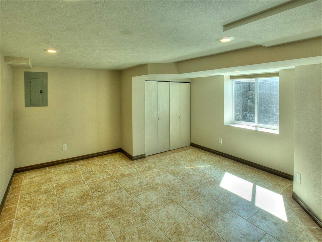 11609 E 11th Ave - Photo 15