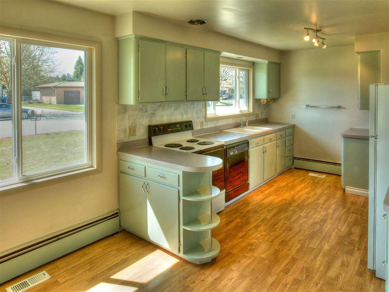 11609 E 11th Ave - Photo 5