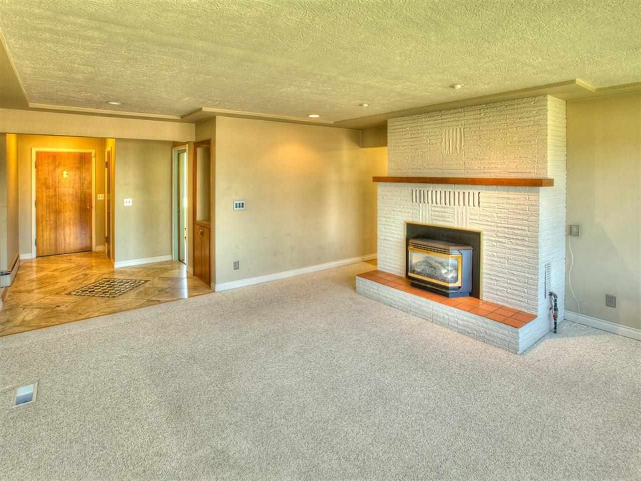 11609 E 11th Ave - Photo 9
