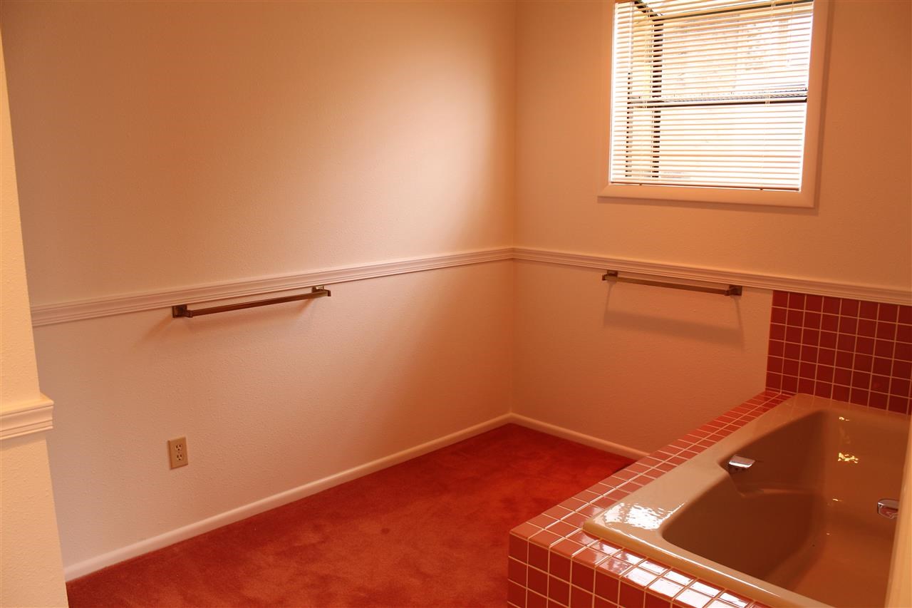 7512 N PANORAMA - Photo 13