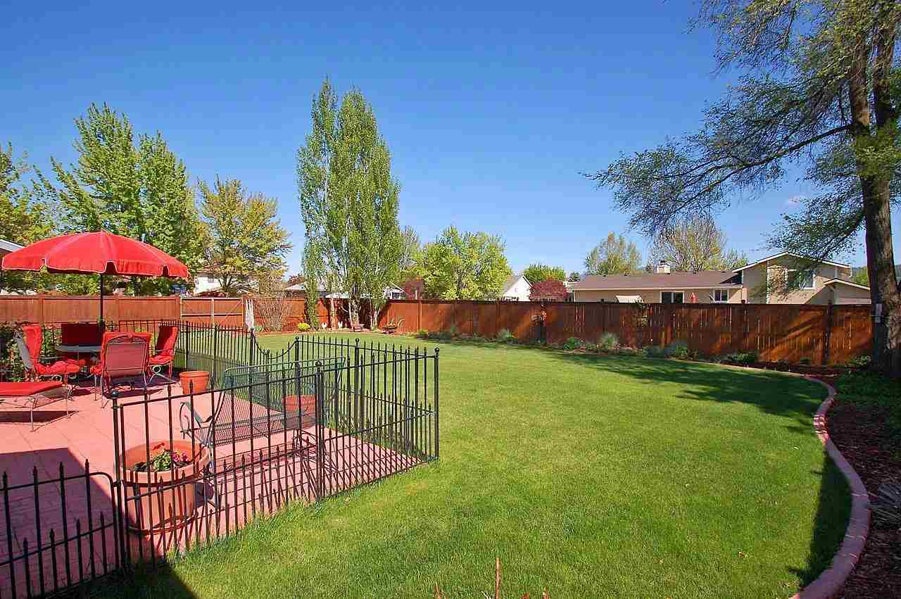 11818 E 36th Ave - Photo 17