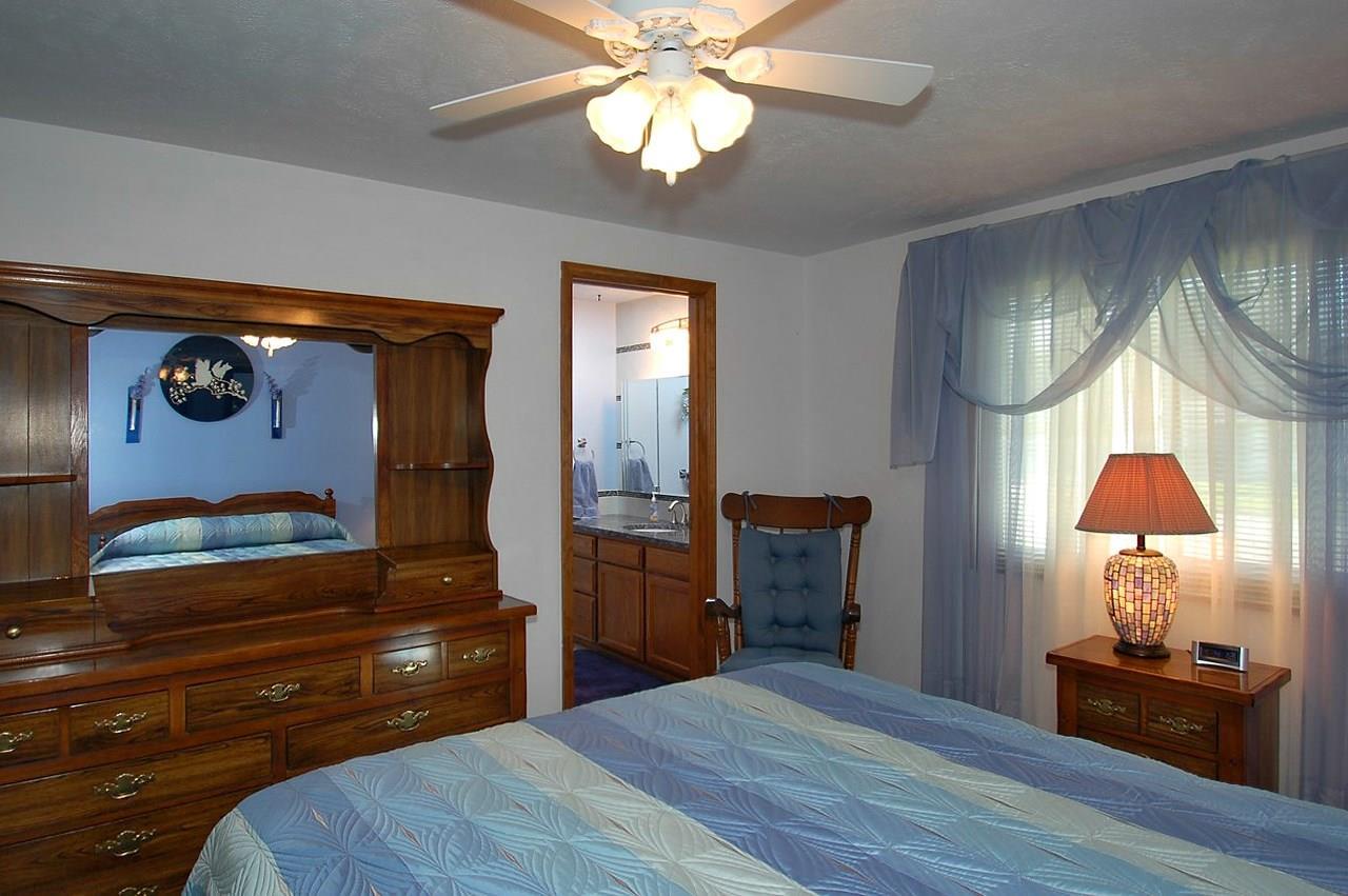 11818 E 36th Ave - Photo 6