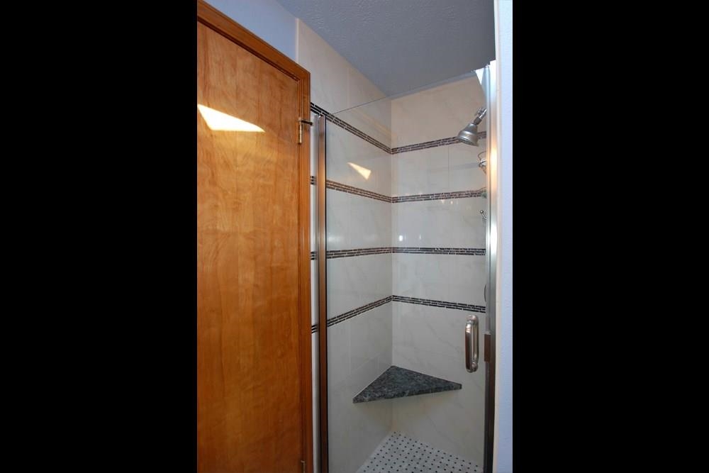 11818 E 36th Ave - Photo 8