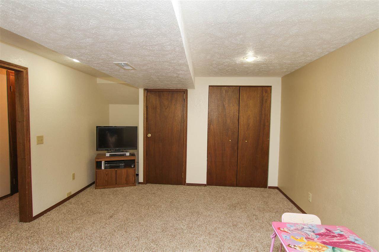 4703 S Windward Ct - Photo 14