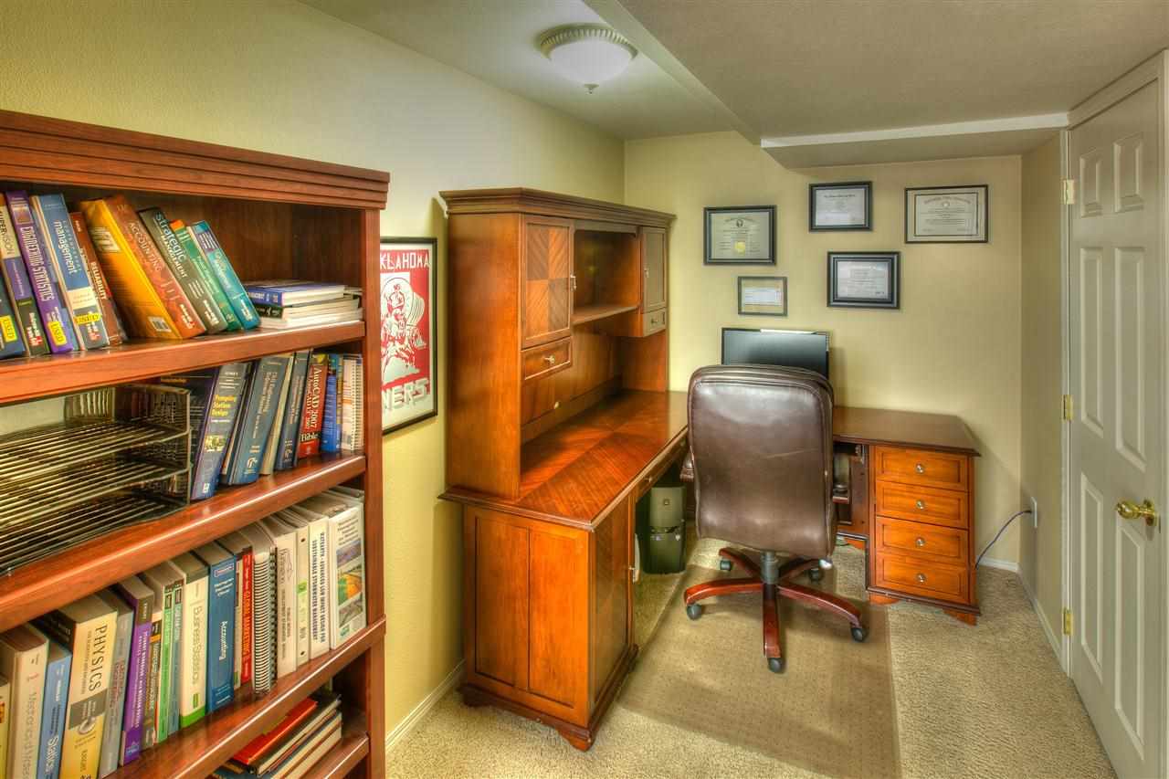 23704 E Maxwell Dr - Photo 17