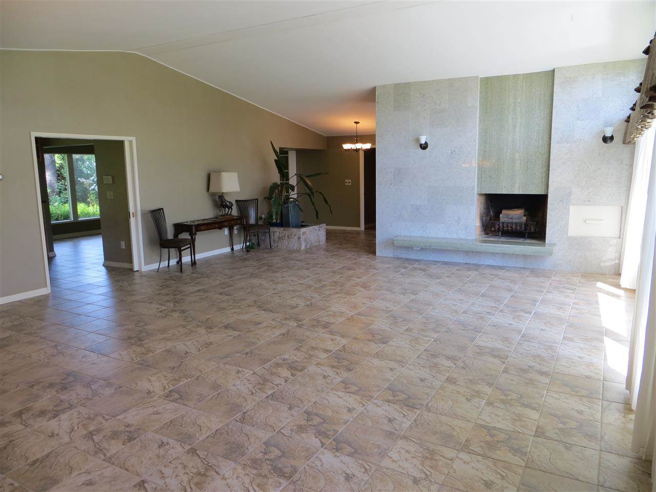 912 W 32nd - Photo 4