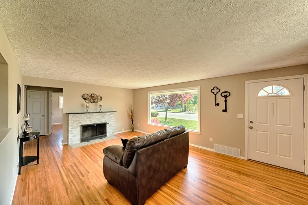 1711 N EDGERTON Rd - Photo 4