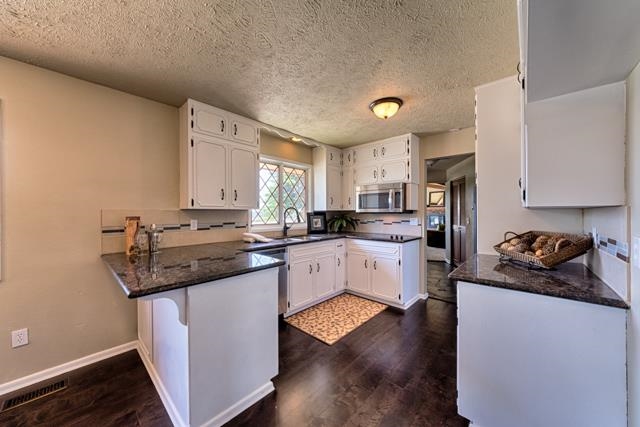 1027 E 57th Ave - Photo 4