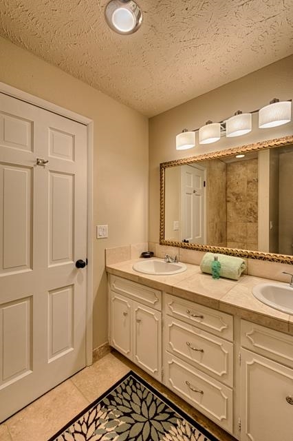 1027 E 57th Ave - Photo 10