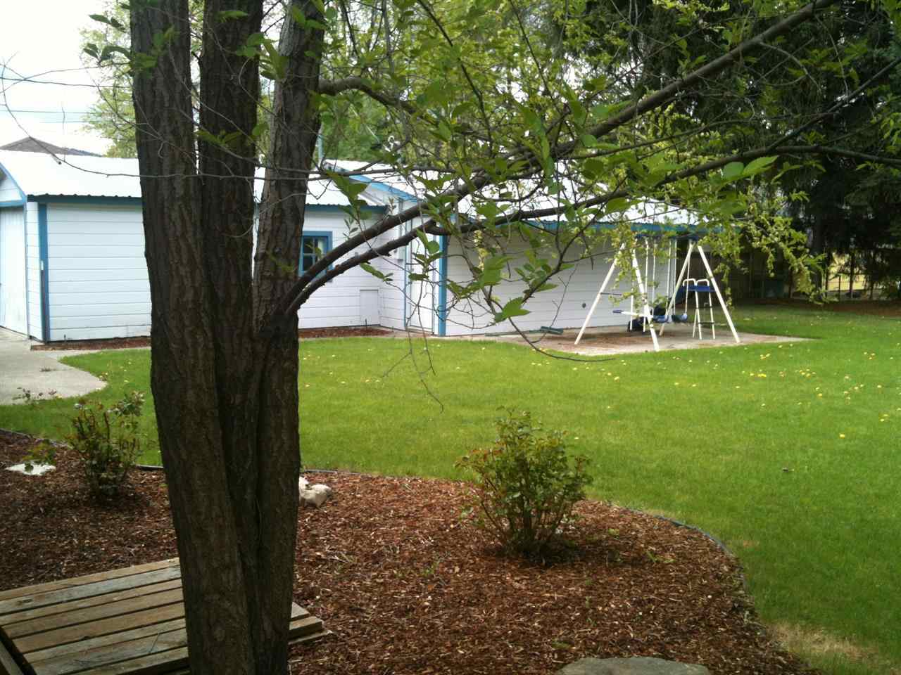 211 N Locust - Photo 12