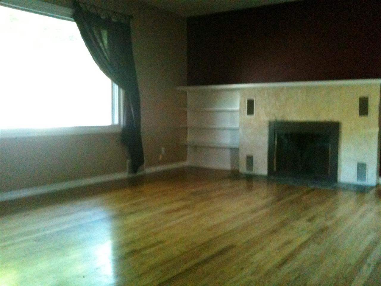 211 N Locust - Photo 5