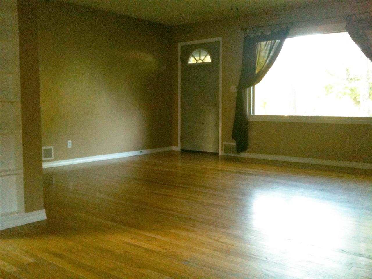 211 N Locust - Photo 6