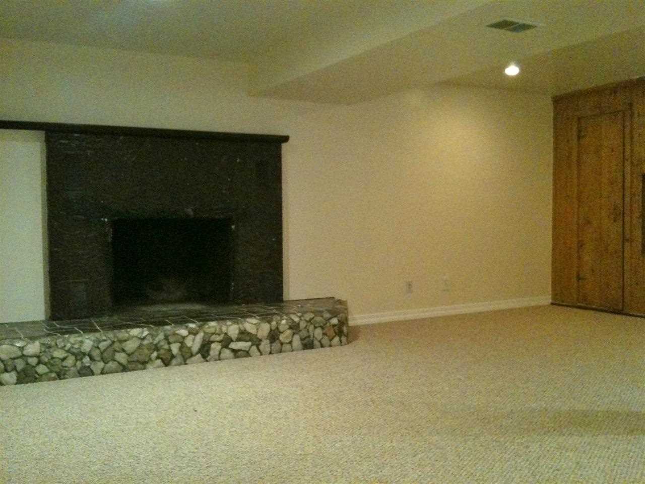 211 N Locust - Photo 9